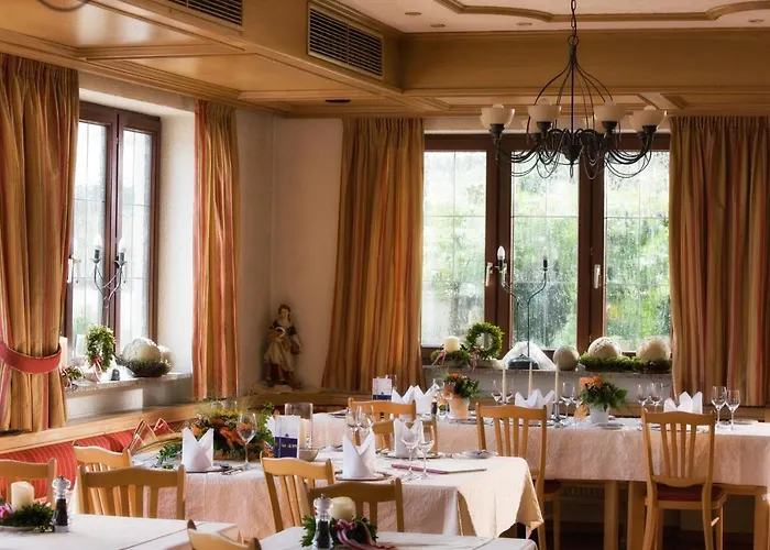 Otel Und Restaurant Landshuter Hof
