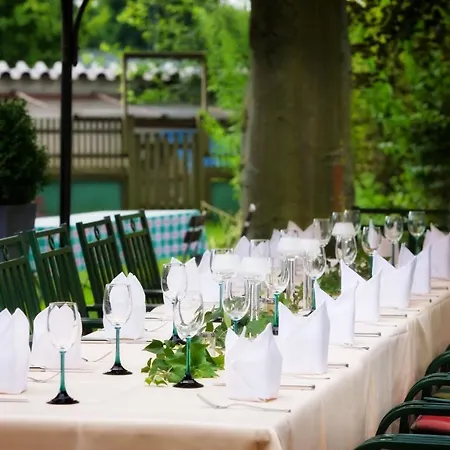 Und Restaurant Landshuter Hof ホテル