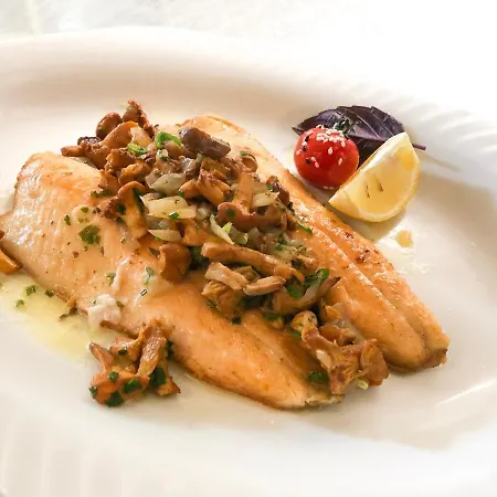 ホテル Und Restaurant Landshuter Hof 3*